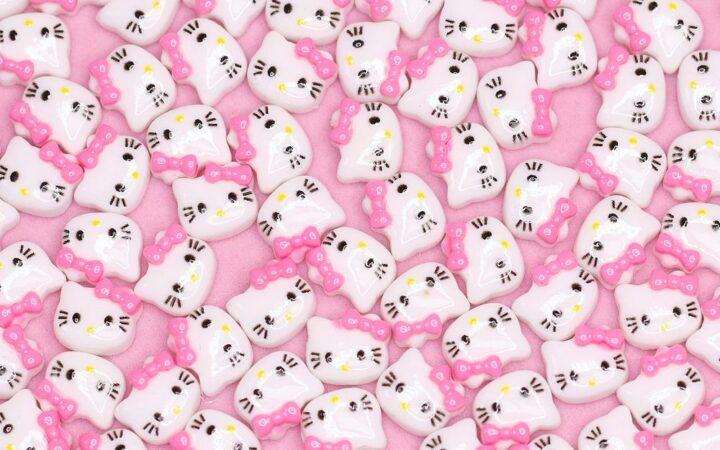 Get Salon Results with Pink Hello Kitty Nail Charms